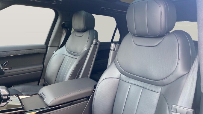 Land Rover Range Rover Sport 3.0 D250 Edition 5dr Auto Diesel Estate - Image 3